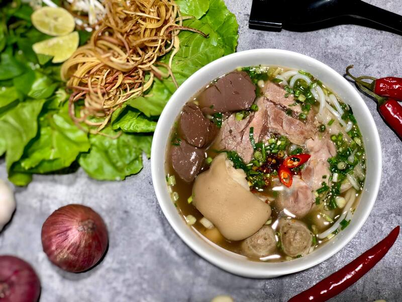 Photograph the vibrant allure of Hanoi’s food scene